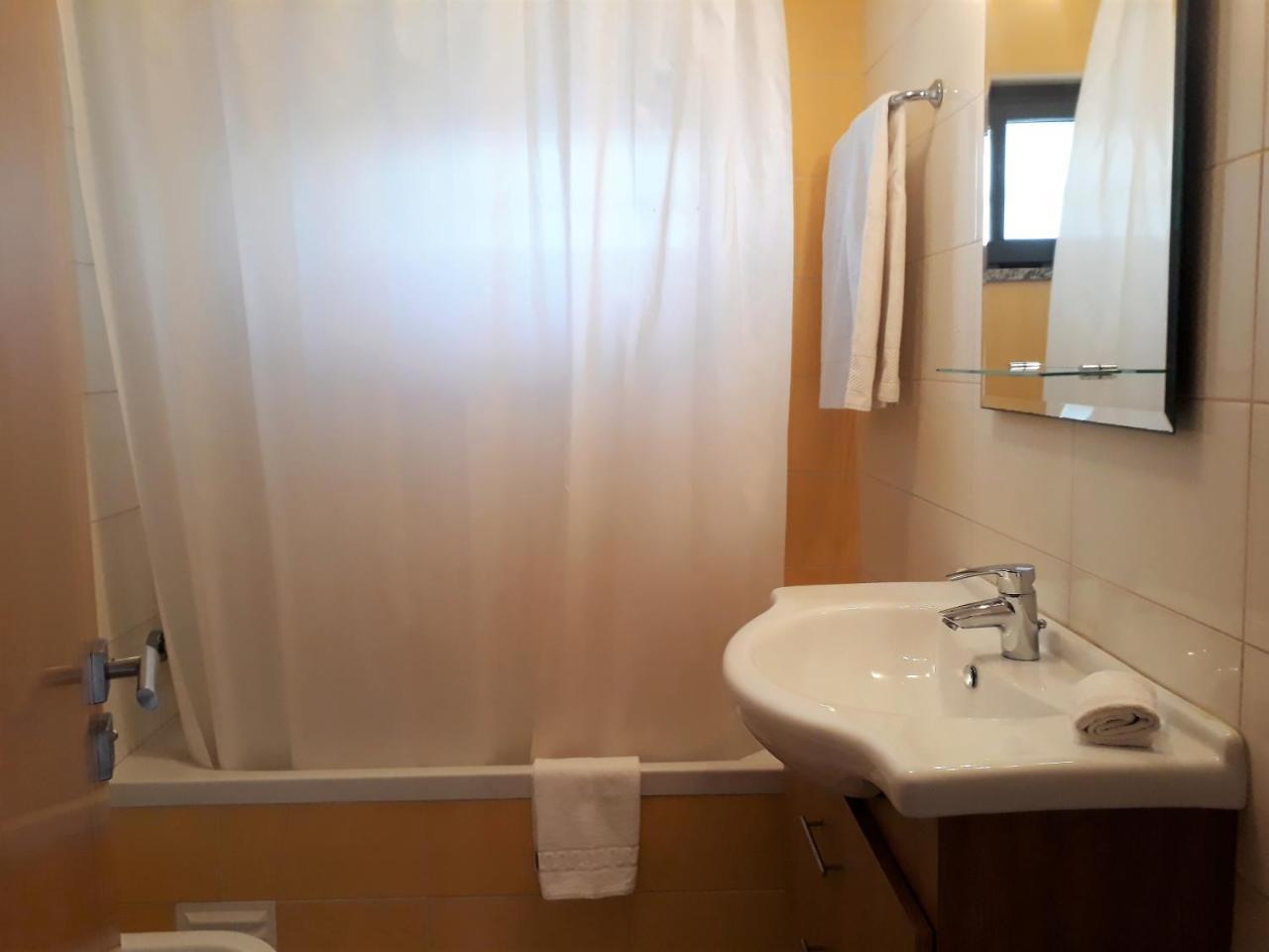 Apartamento T2 Tahíti - Terraço, Familiar, Garagem, Wifi Quarteira Exterior foto